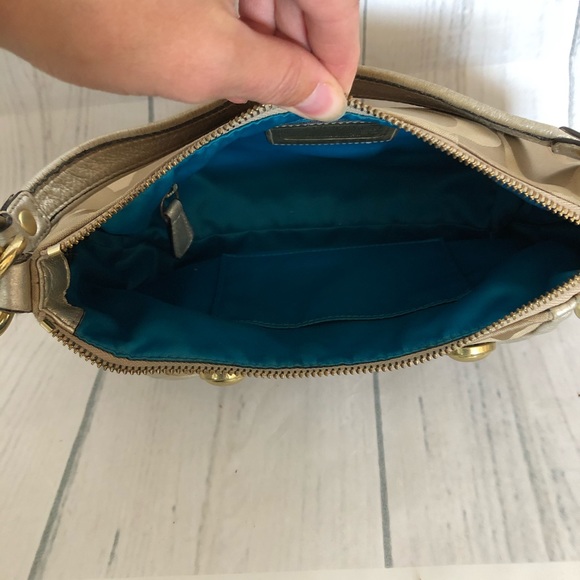 Gold Coach Purse - Picture 3 of 9